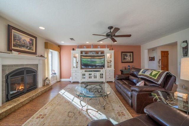 17039 Jay Dee Lane, Anderson, CA 96007