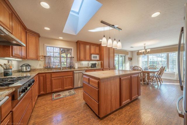 17039 Jay Dee Lane, Anderson, CA 96007