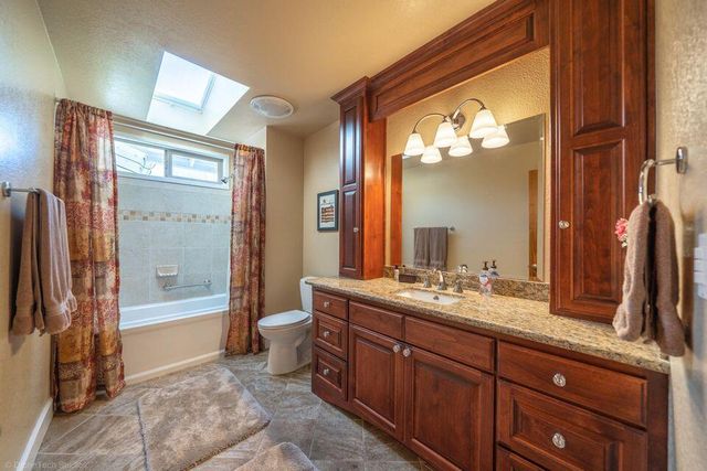 17039 Jay Dee Lane, Anderson, CA 96007