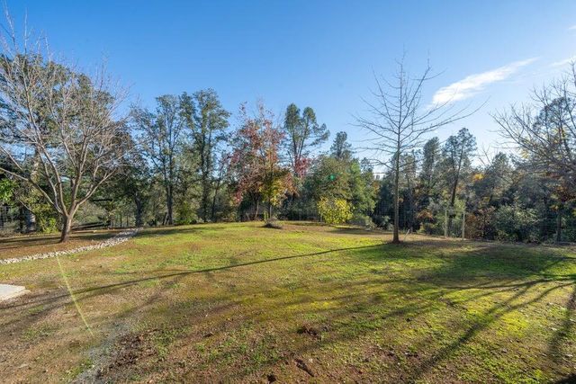 17039 Jay Dee Lane, Anderson, CA 96007