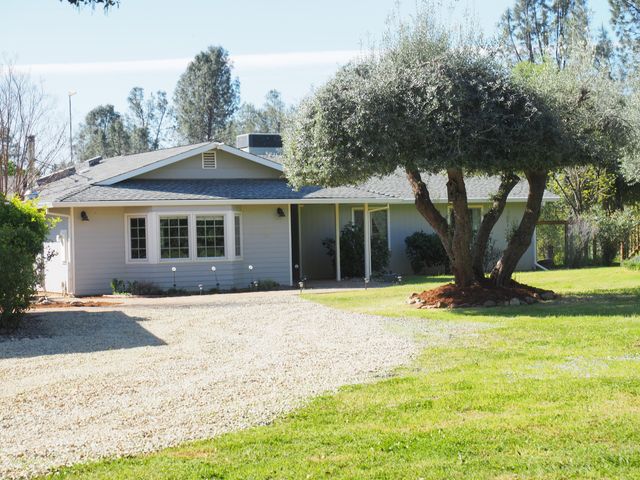 17039 Jay Dee Lane, Anderson, CA 96007