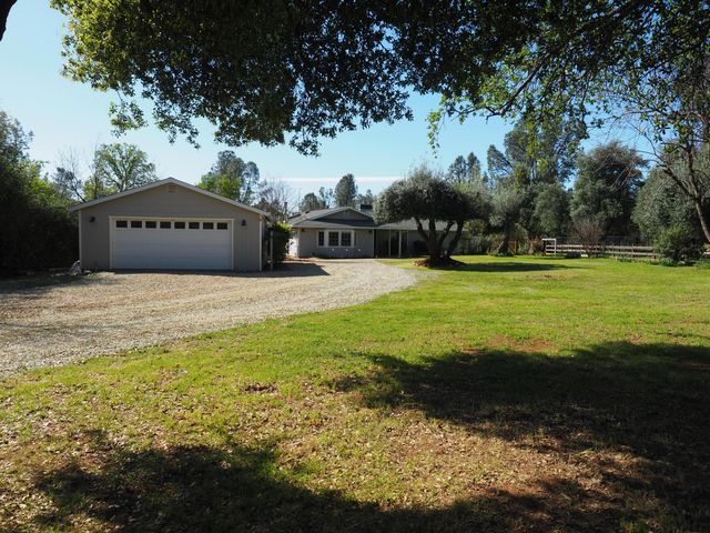 17039 Jay Dee Lane, Anderson, CA 96007