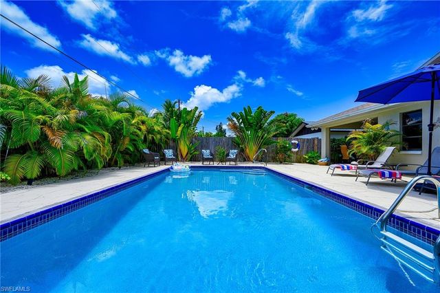 672 100th AVE, Naples, FL 34108