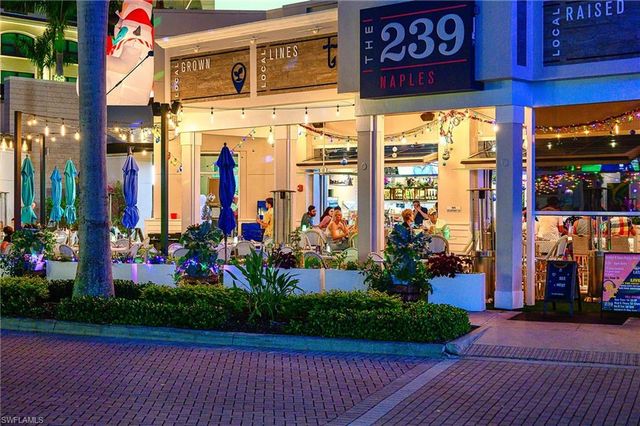 672 100th AVE, Naples, FL 34108