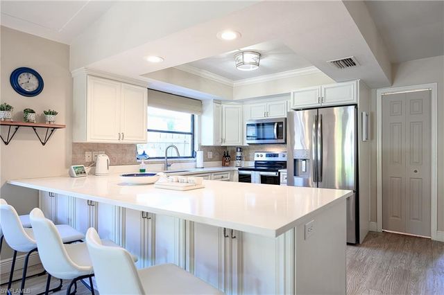 672 100th AVE, Naples, FL 34108
