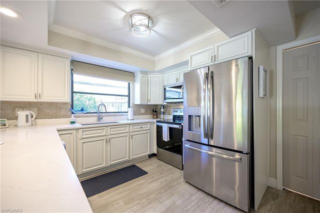672 100th AVE, Naples, FL 34108