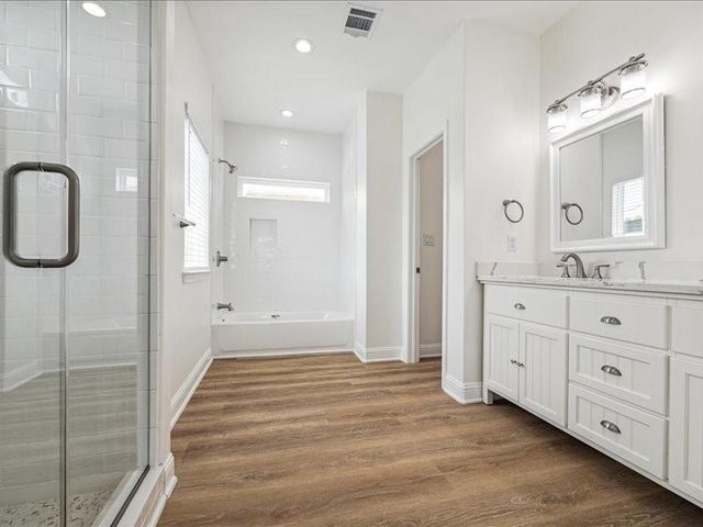 915 E 37th Street, Houston, TX 77022