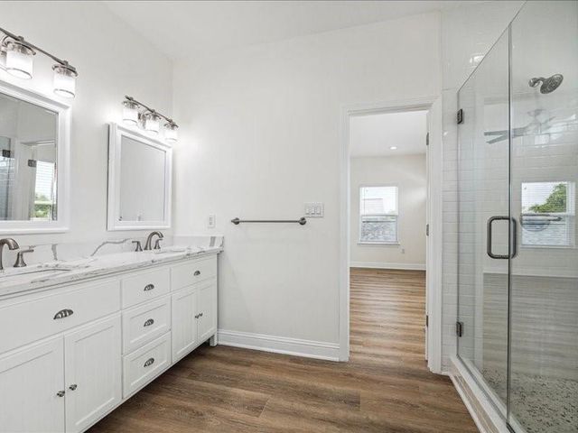 915 E 37th Street, Houston, TX 77022