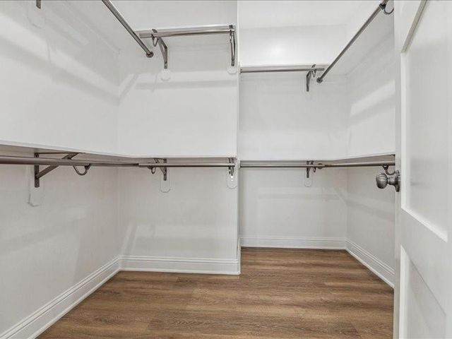 915 E 37th Street, Houston, TX 77022