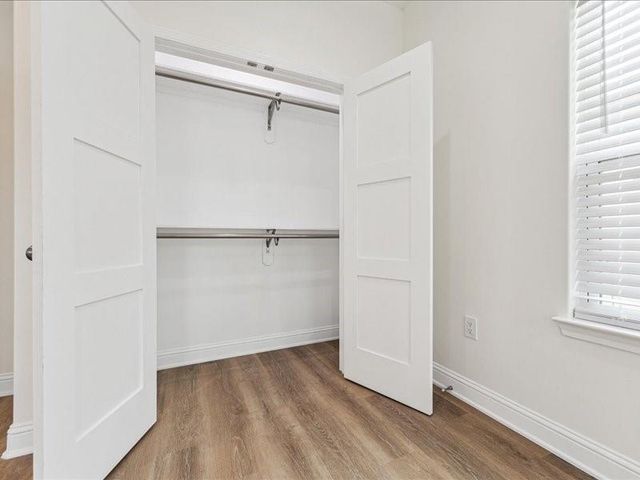 915 E 37th Street, Houston, TX 77022