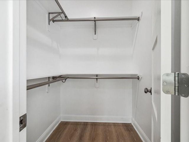 915 E 37th Street, Houston, TX 77022