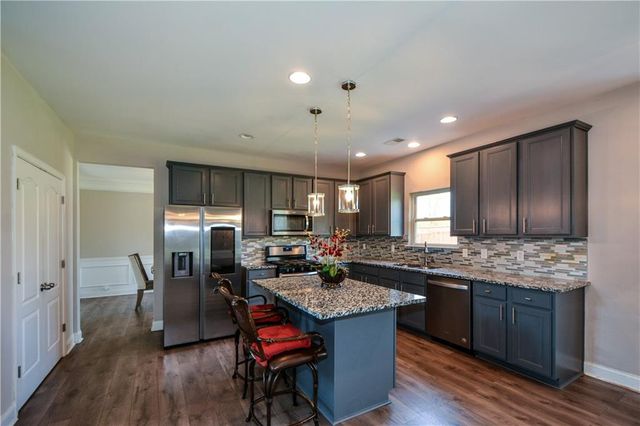 100 TAPESTRY Drive, Mcdonough, GA 30252