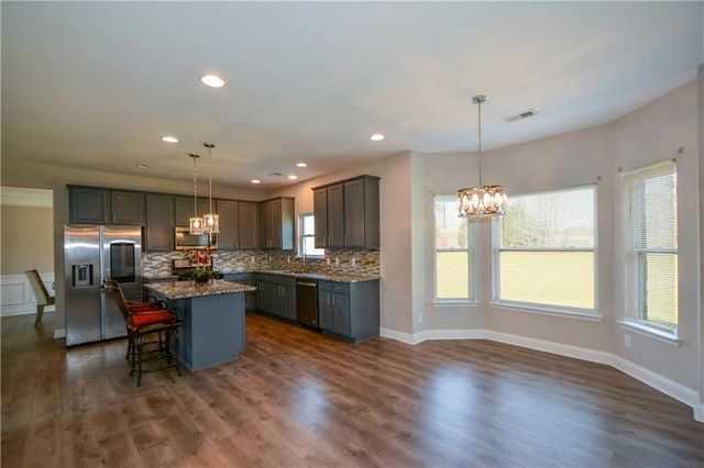 100 TAPESTRY Drive, Mcdonough, GA 30252