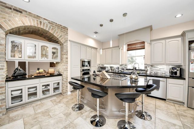 6 E Matisse Meadow Court, The Woodlands, TX 77382