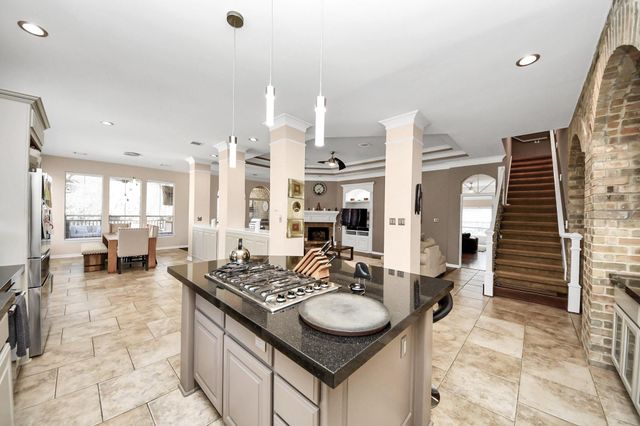 6 E Matisse Meadow Court, The Woodlands, TX 77382