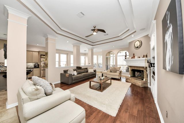 6 E Matisse Meadow Court, The Woodlands, TX 77382