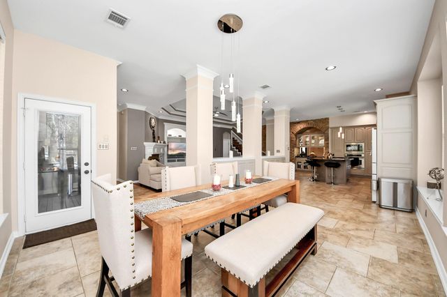 6 E Matisse Meadow Court, The Woodlands, TX 77382