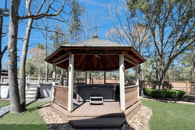 6 E Matisse Meadow Court, The Woodlands, TX 77382