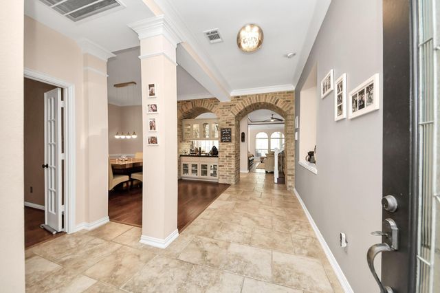 6 E Matisse Meadow Court, The Woodlands, TX 77382