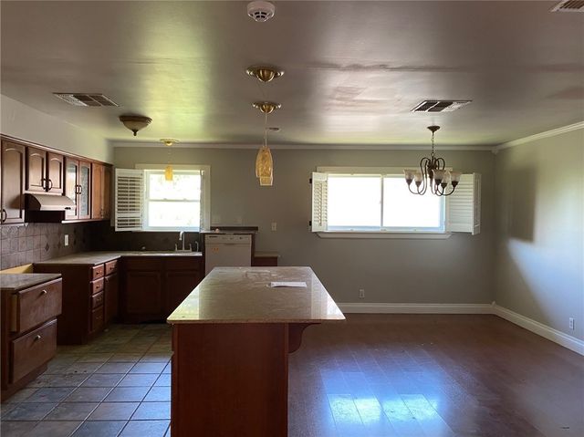 11141 Forest Hill Lane, Corpus Christi, TX 78410