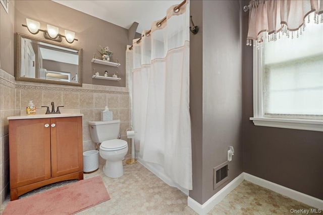 577 Waukena Avenue, Oceanside, NY 11572