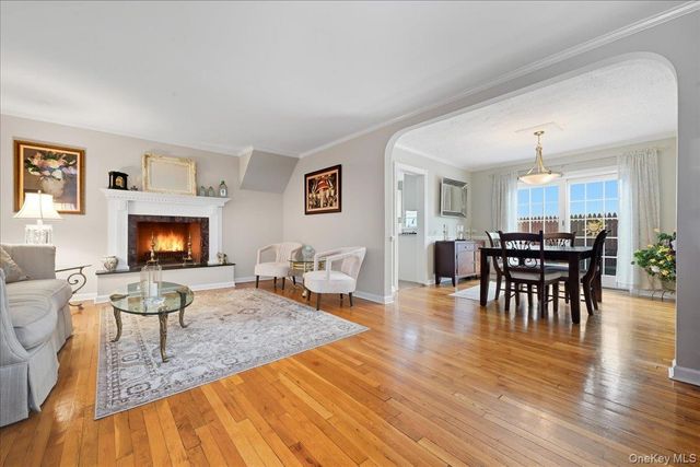 577 Waukena Avenue, Oceanside, NY 11572