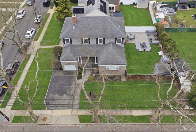 577 Waukena Avenue, Oceanside, NY 11572