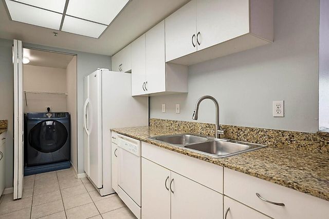 100 Crestwood Court N 113, Royal Palm Beach, FL 33411