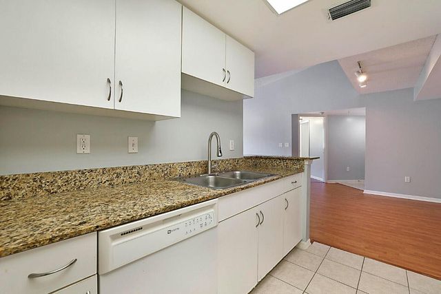 100 Crestwood Court N 113, Royal Palm Beach, FL 33411