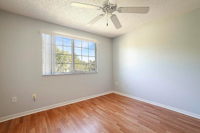 100 Crestwood Court N 113, Royal Palm Beach, FL 33411