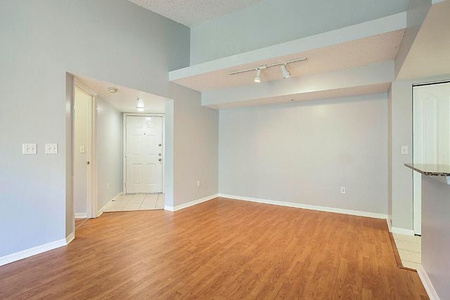 100 Crestwood Court N 113, Royal Palm Beach, FL 33411