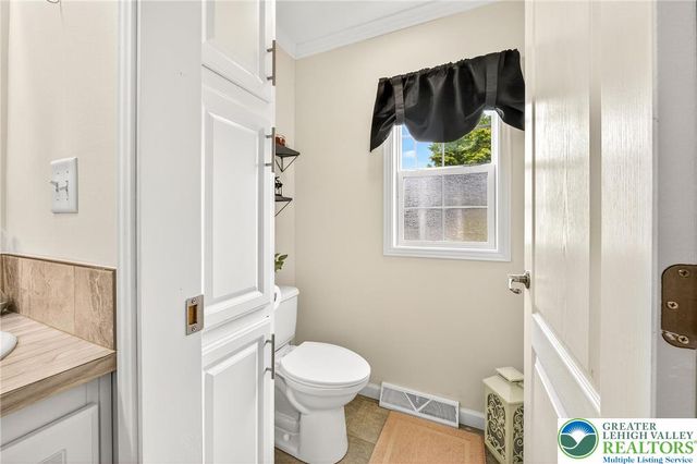 8792 Turkey Ridge Road, Upper Macungie Twp, PA 18031