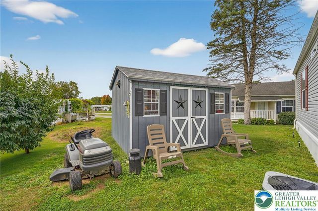 8792 Turkey Ridge Road, Upper Macungie Twp, PA 18031