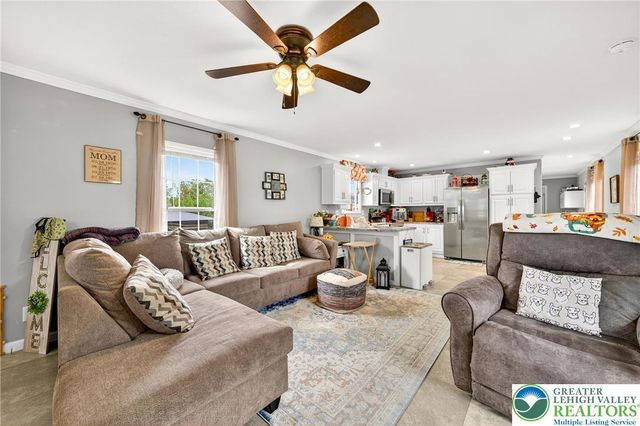 8792 Turkey Ridge Road, Upper Macungie Twp, PA 18031