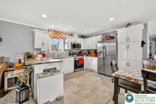 8792 Turkey Ridge Road, Upper Macungie Twp, PA 18031