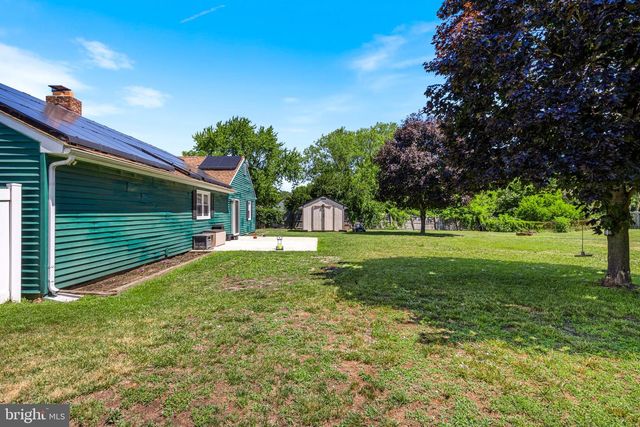 4 AINSWORTH LN, Sicklerville, NJ 08081