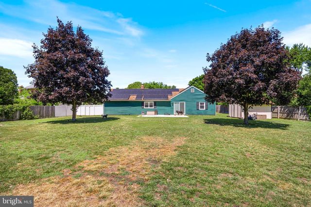 4 AINSWORTH LN, Sicklerville, NJ 08081