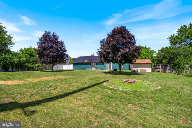 4 AINSWORTH LN, Sicklerville, NJ 08081