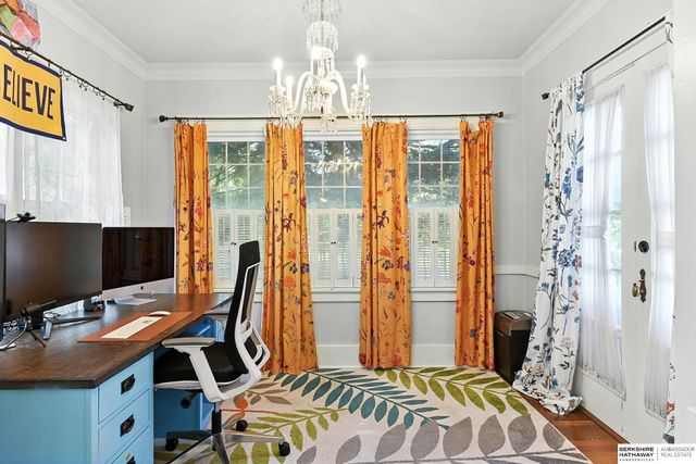 102 N 54th Street, Omaha, NE 68132