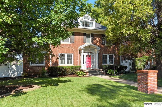 102 N 54th Street, Omaha, NE 68132