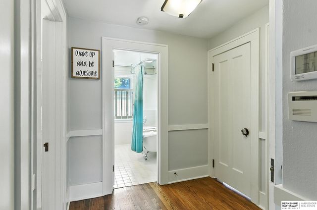 102 N 54th Street, Omaha, NE 68132