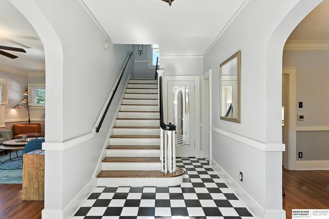 102 N 54th Street, Omaha, NE 68132