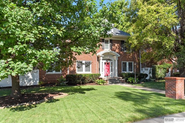 102 N 54th Street, Omaha, NE 68132