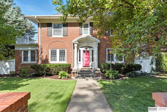 102 N 54th Street, Omaha, NE 68132