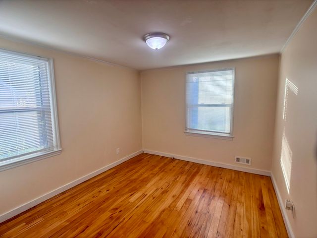 23 Midway St, Springfield, MA 01151