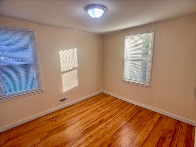23 Midway St, Springfield, MA 01151
