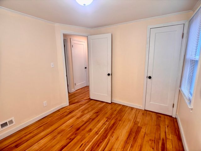 23 Midway St, Springfield, MA 01151
