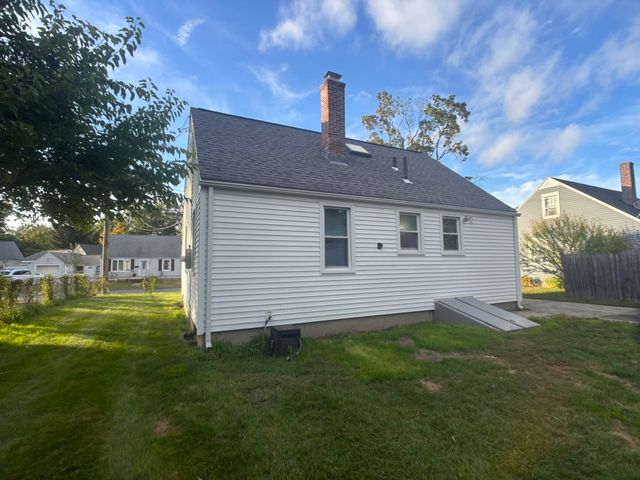 23 Midway St, Springfield, MA 01151
