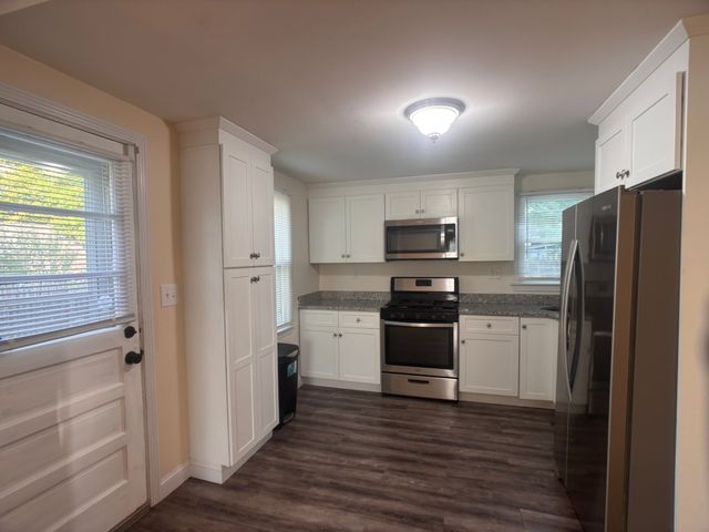 23 Midway St, Springfield, MA 01151