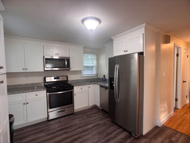 23 Midway St, Springfield, MA 01151